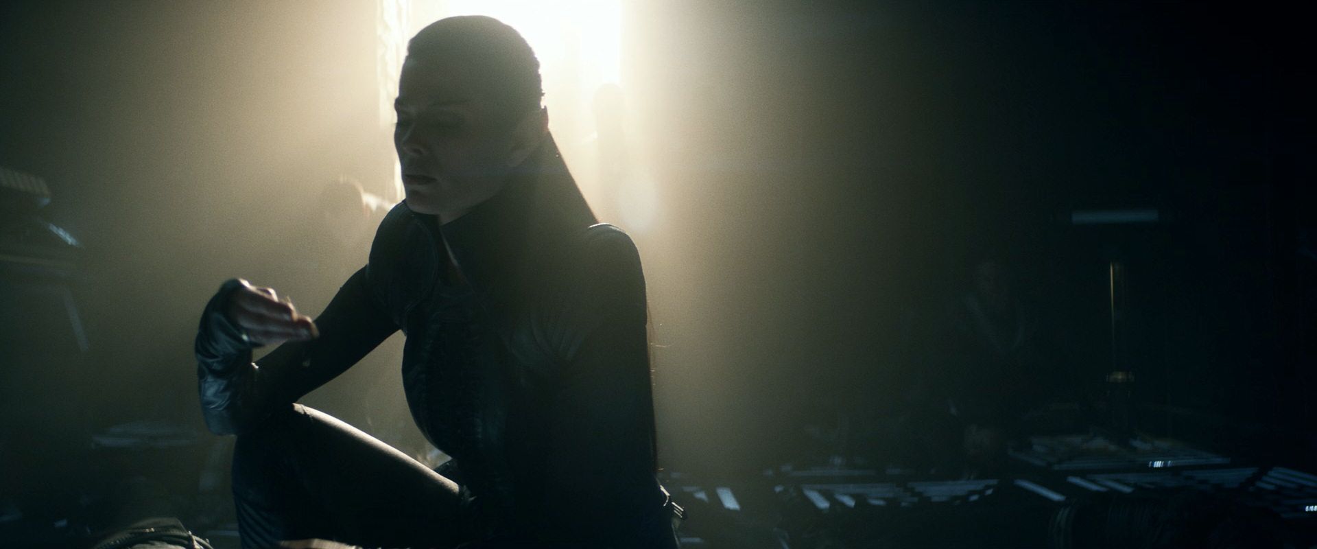 extant_StarTrek_PIC_1x08-BrokenPieces_01872.jpg