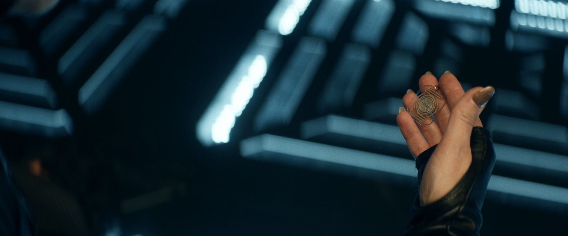 extant_StarTrek_PIC_1x08-BrokenPieces_01877.jpg
