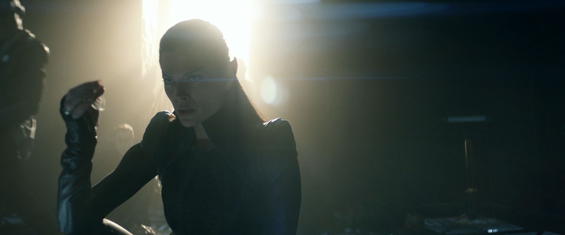 extant_StarTrek_PIC_1x08-BrokenPieces_01882.jpg