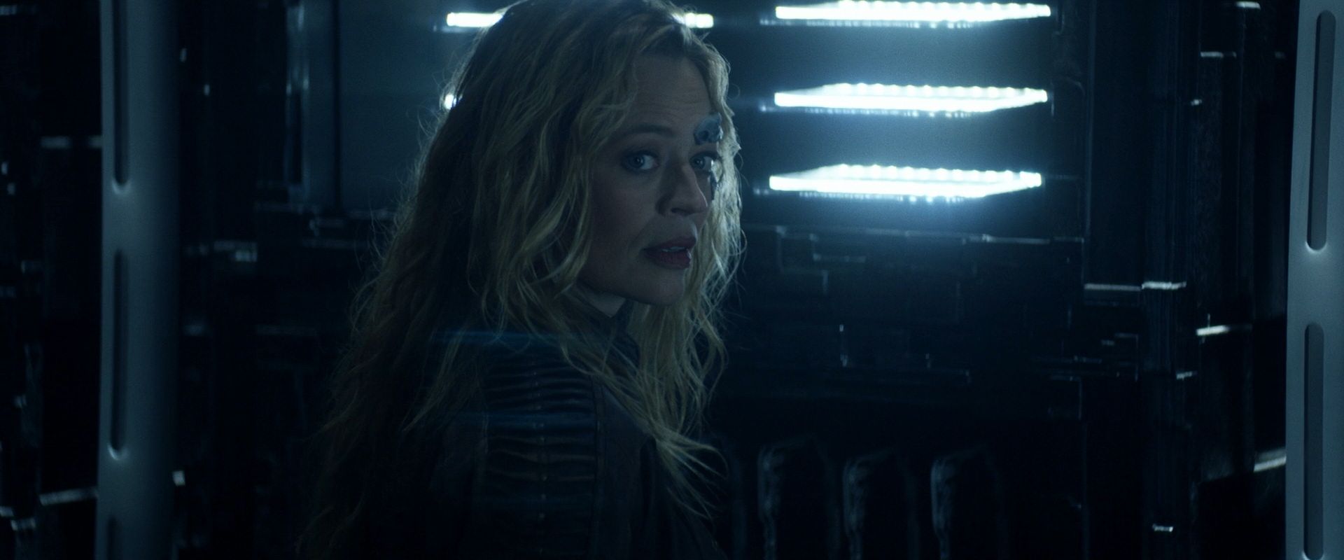 extant_StarTrek_PIC_1x08-BrokenPieces_01905.jpg