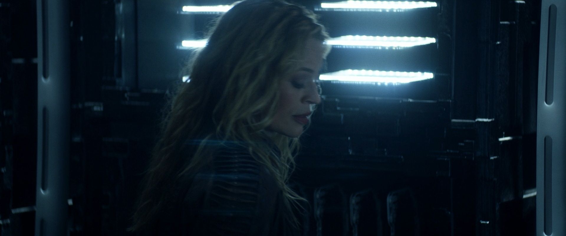 extant_StarTrek_PIC_1x08-BrokenPieces_01906.jpg