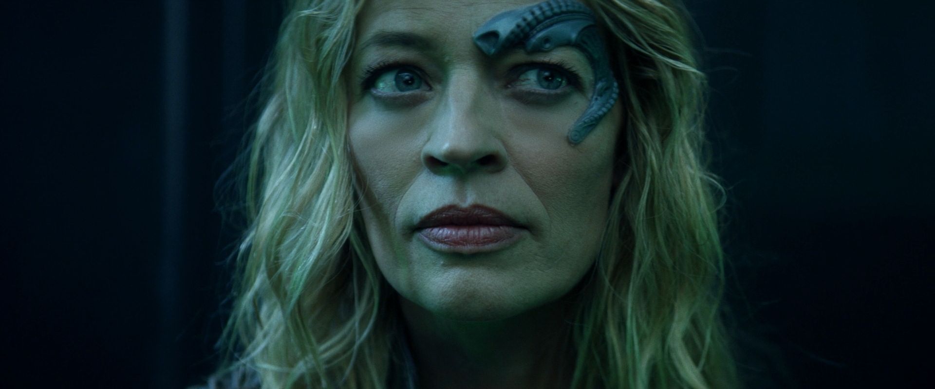 extant_StarTrek_PIC_1x08-BrokenPieces_01992.jpg