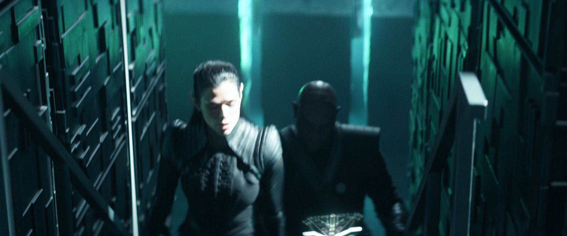 extant_StarTrek_PIC_1x08-BrokenPieces_01998.jpg