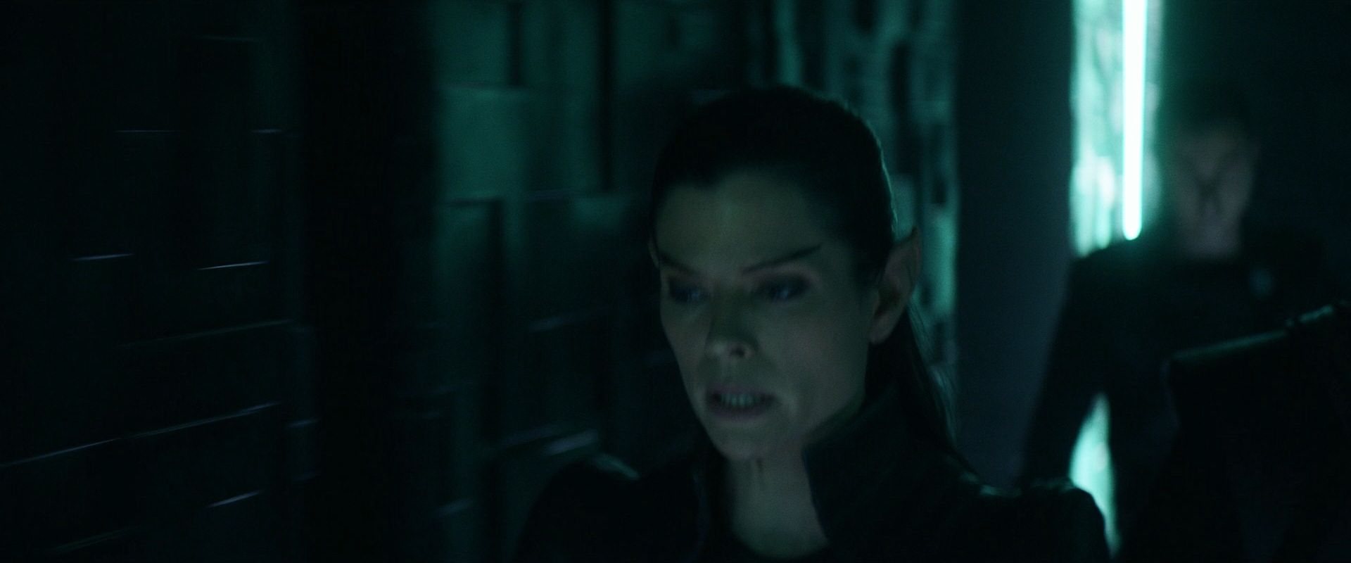 extant_StarTrek_PIC_1x08-BrokenPieces_02009.jpg