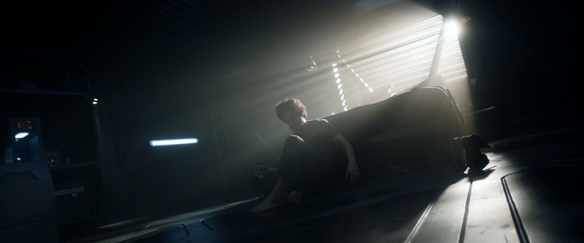 extant_StarTrek_PIC_1x08-BrokenPieces_02845.jpg
