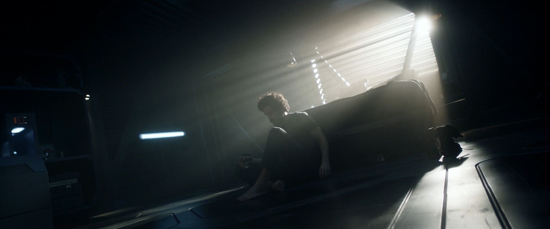 extant_StarTrek_PIC_1x08-BrokenPieces_02846.jpg
