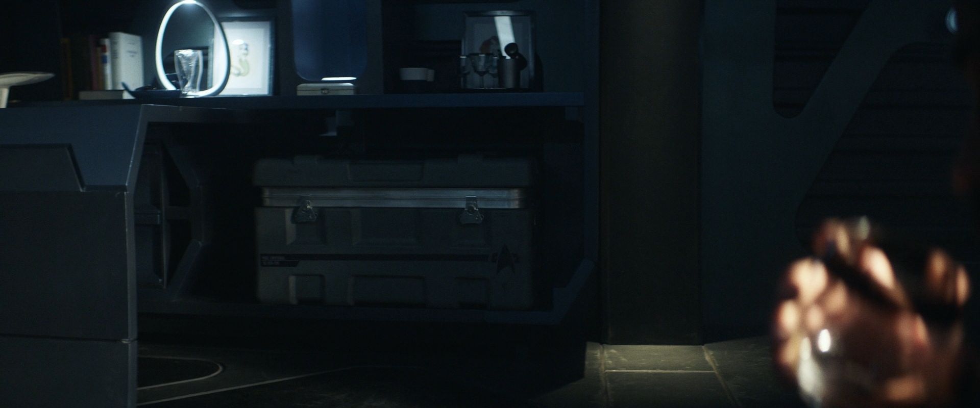 extant_StarTrek_PIC_1x08-BrokenPieces_02852.jpg