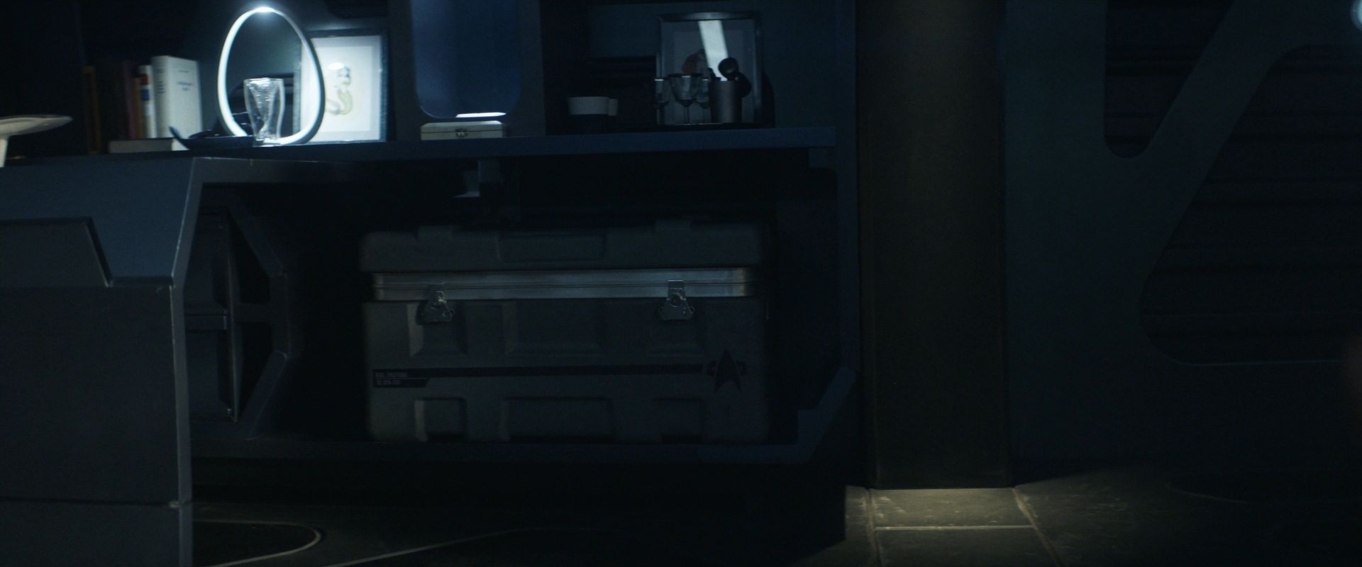 extant_StarTrek_PIC_1x08-BrokenPieces_02854.jpg