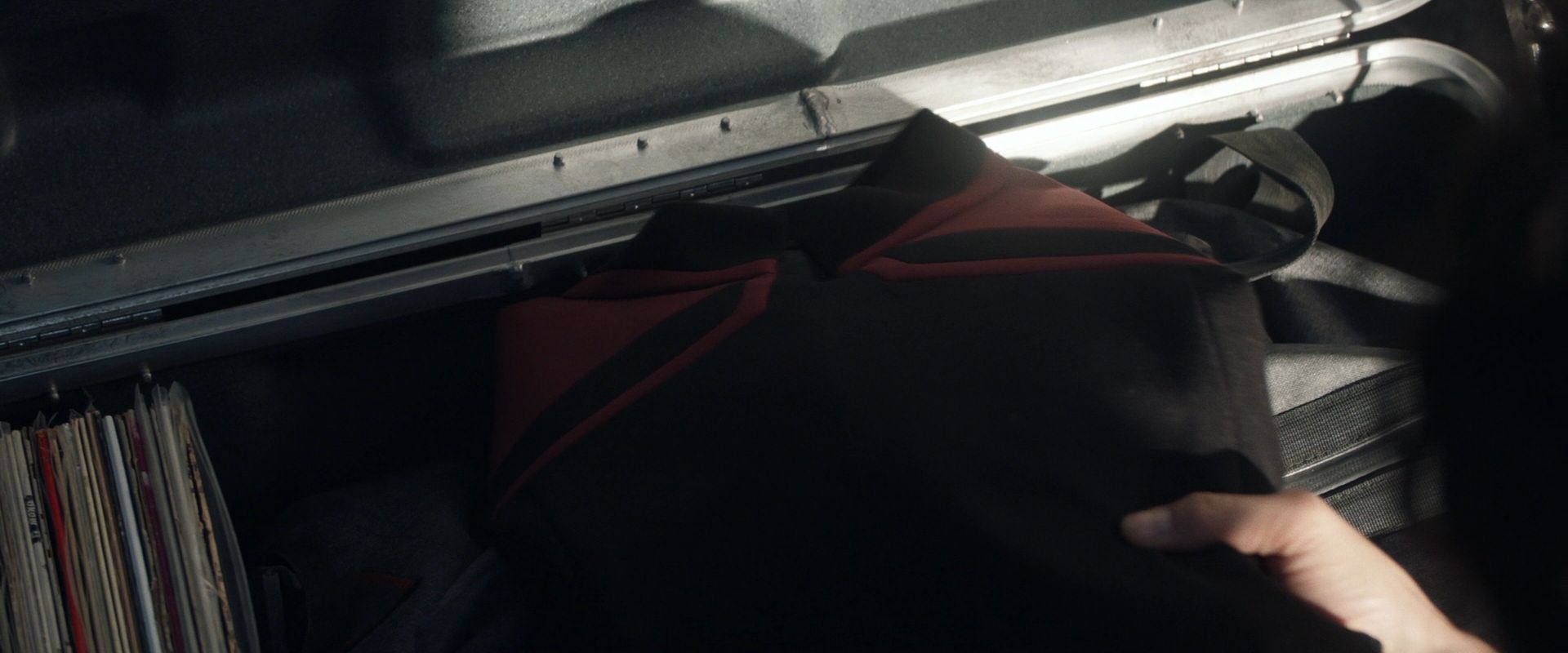 extant_StarTrek_PIC_1x08-BrokenPieces_02864.jpg