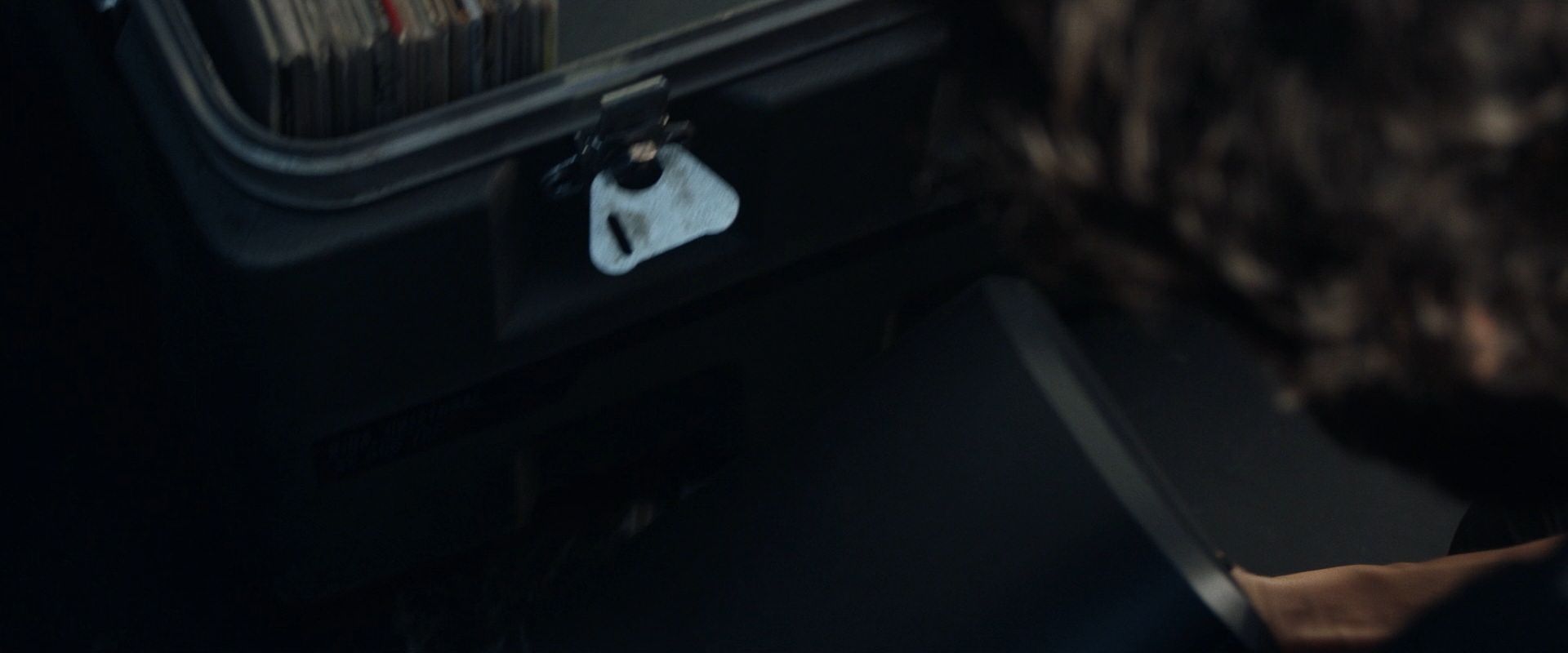 extant_StarTrek_PIC_1x08-BrokenPieces_02895.jpg