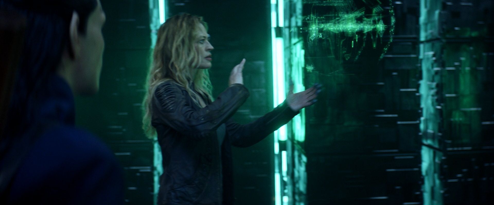extant_StarTrek_PIC_1x08-BrokenPieces_03061.jpg