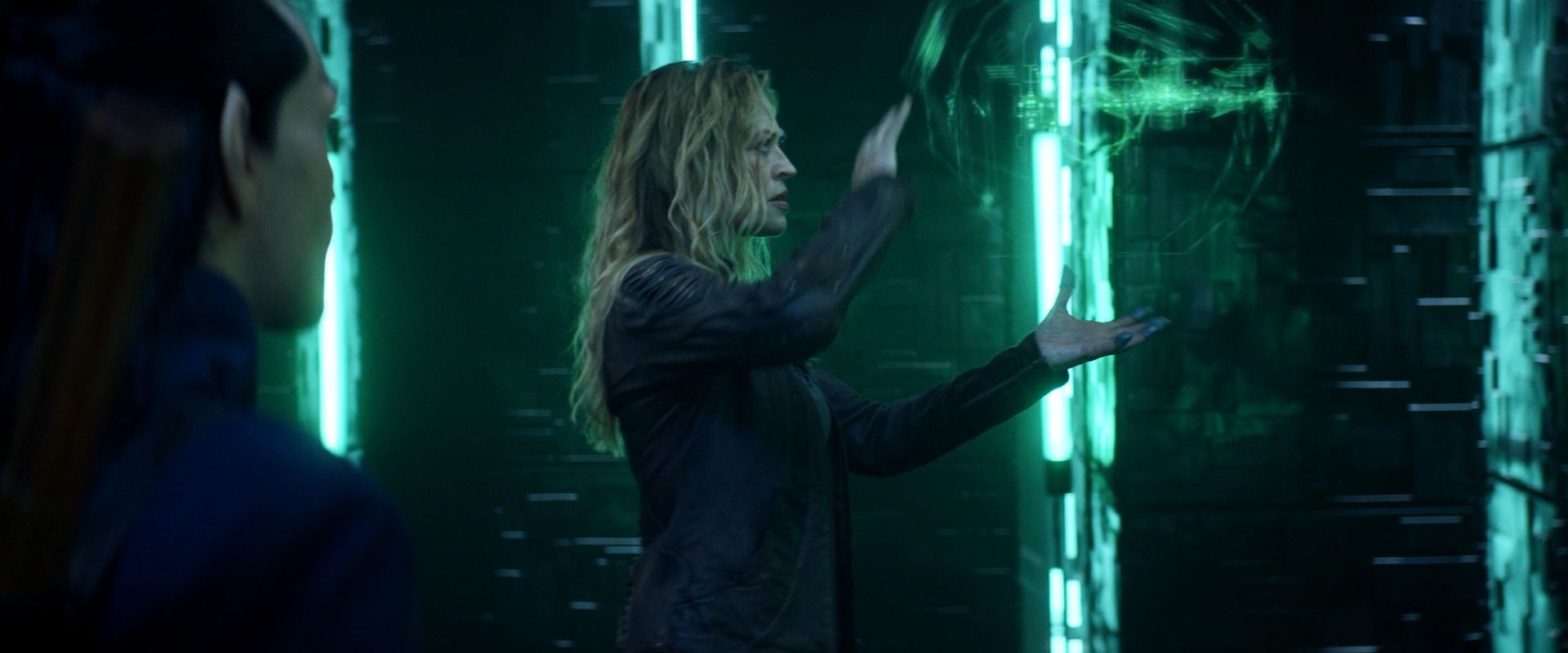 extant_StarTrek_PIC_1x08-BrokenPieces_03062.jpg