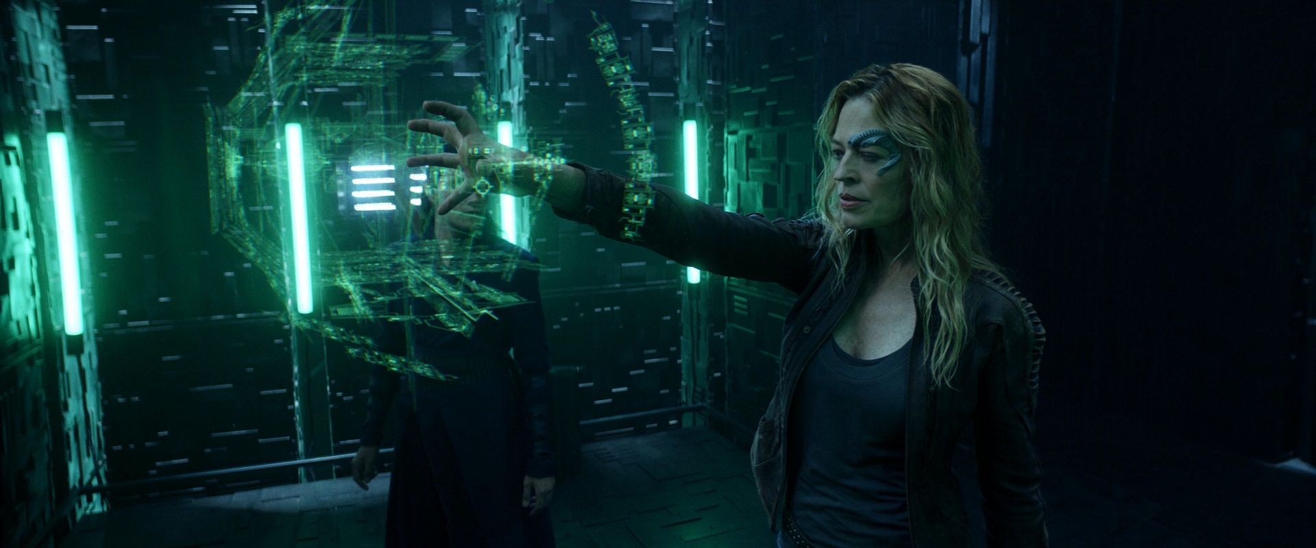 extant_StarTrek_PIC_1x08-BrokenPieces_03069.jpg