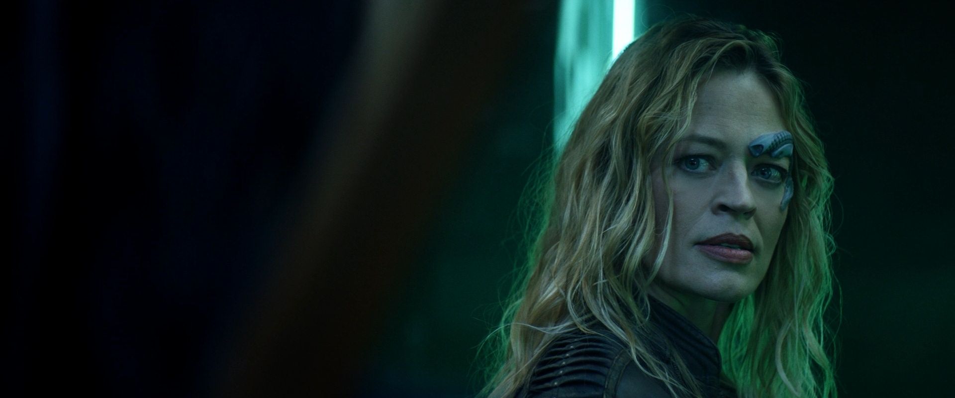 extant_StarTrek_PIC_1x08-BrokenPieces_03095.jpg