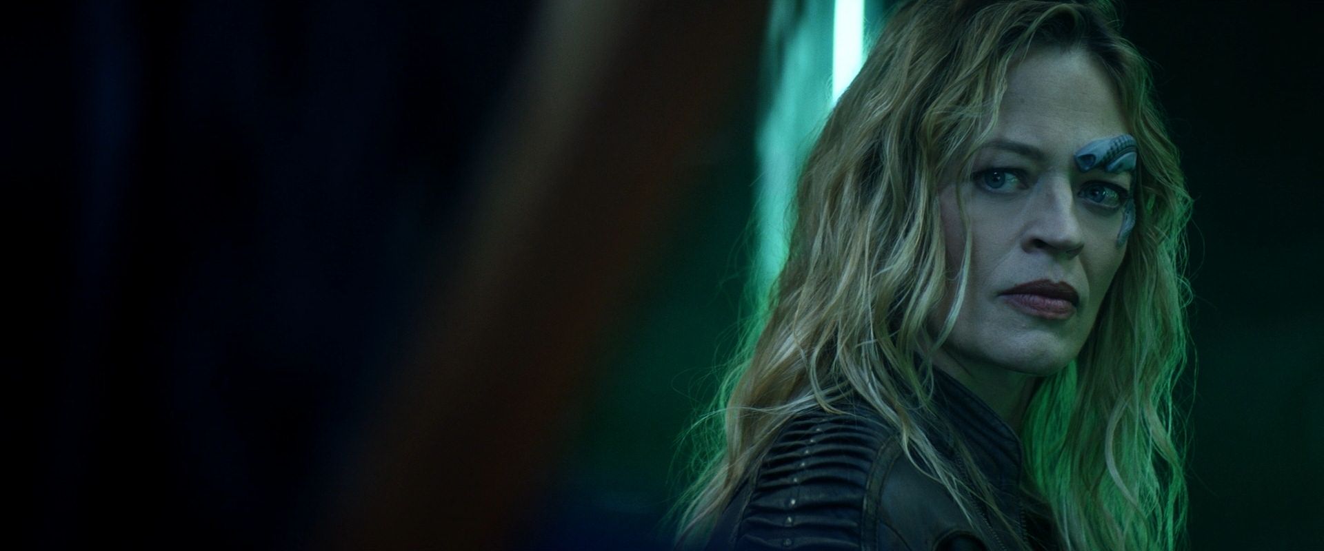 extant_StarTrek_PIC_1x08-BrokenPieces_03114.jpg