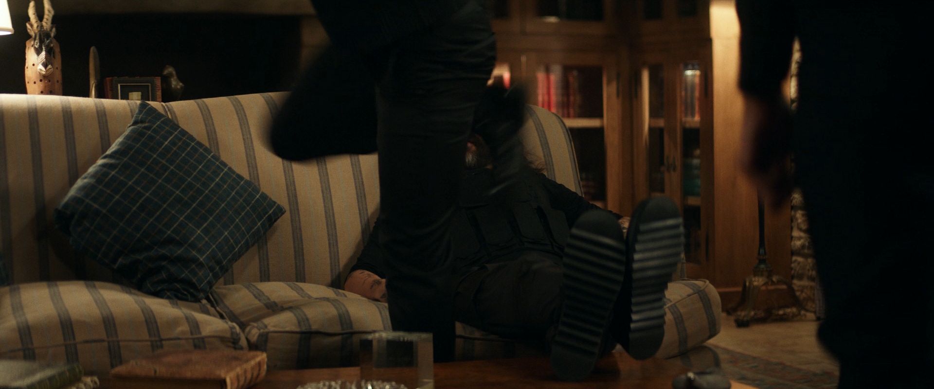 extant_StarTrek_PIC_1x08-BrokenPieces_03290.jpg