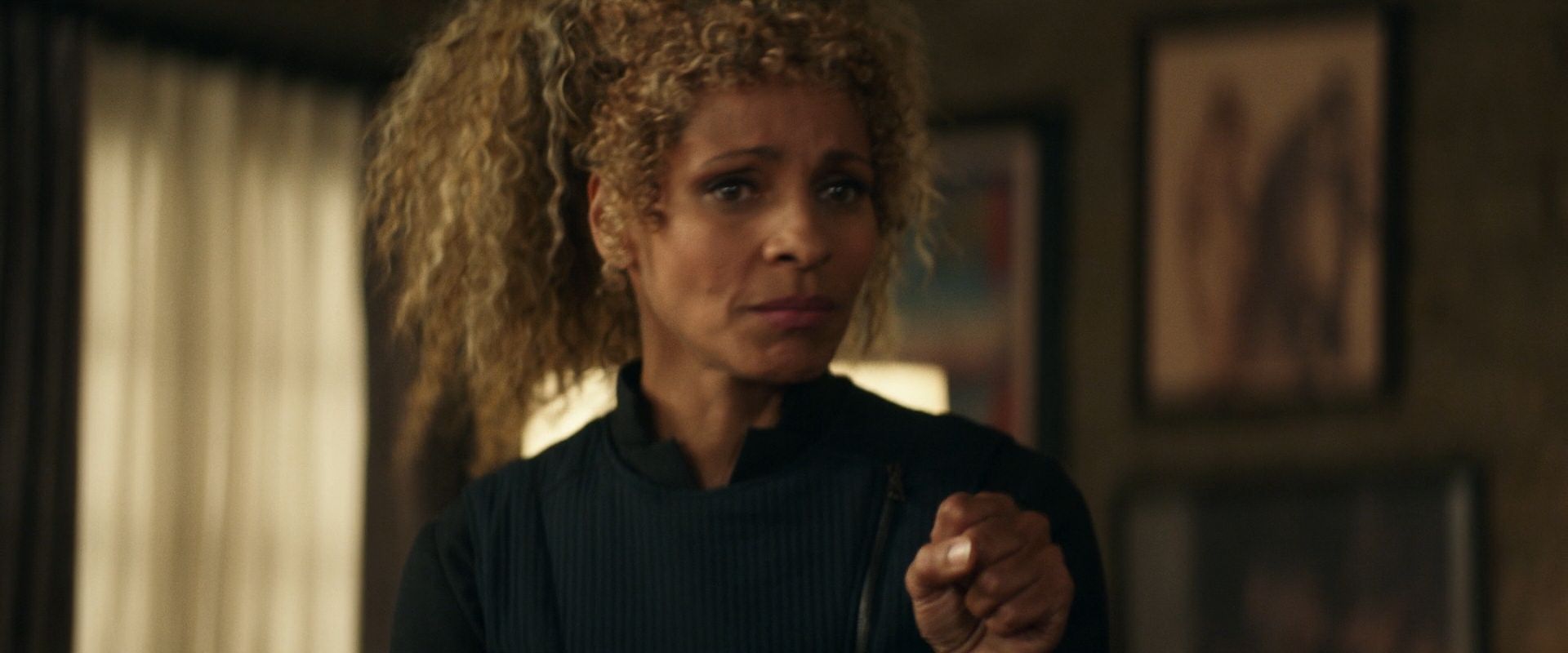 extant_StarTrek_PIC_1x08-BrokenPieces_03422.jpg