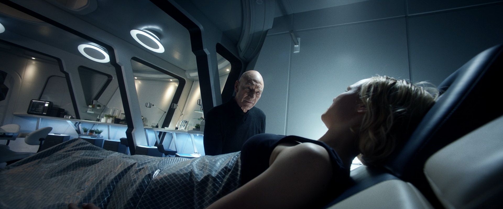 extant_StarTrek_PIC_1x08-BrokenPieces_03567.jpg