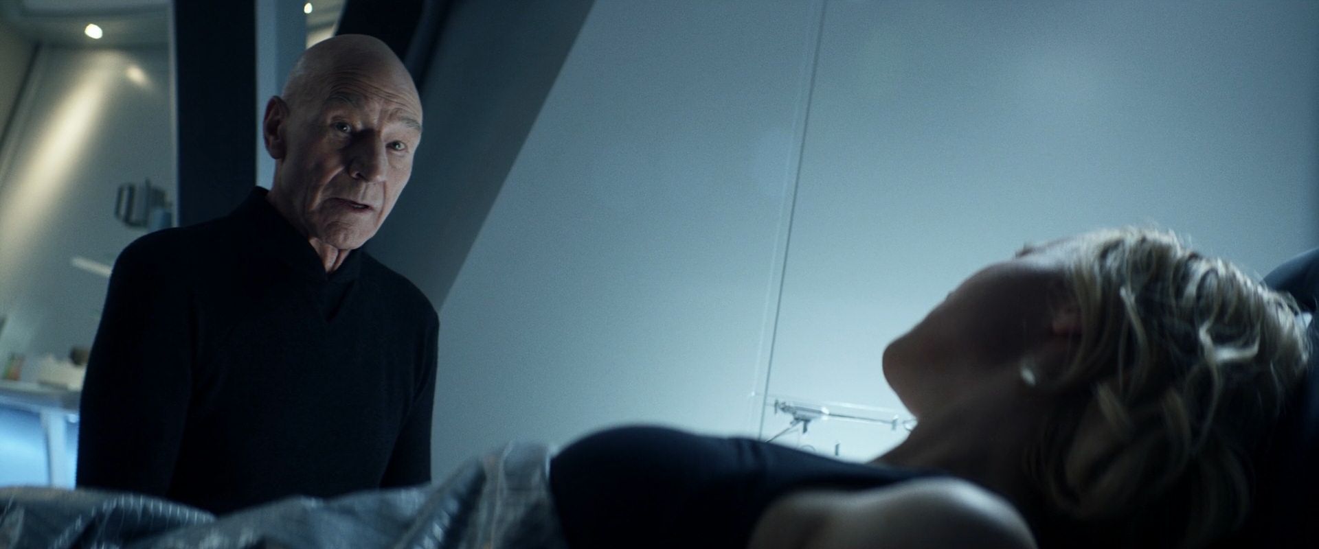 extant_StarTrek_PIC_1x08-BrokenPieces_03647.jpg