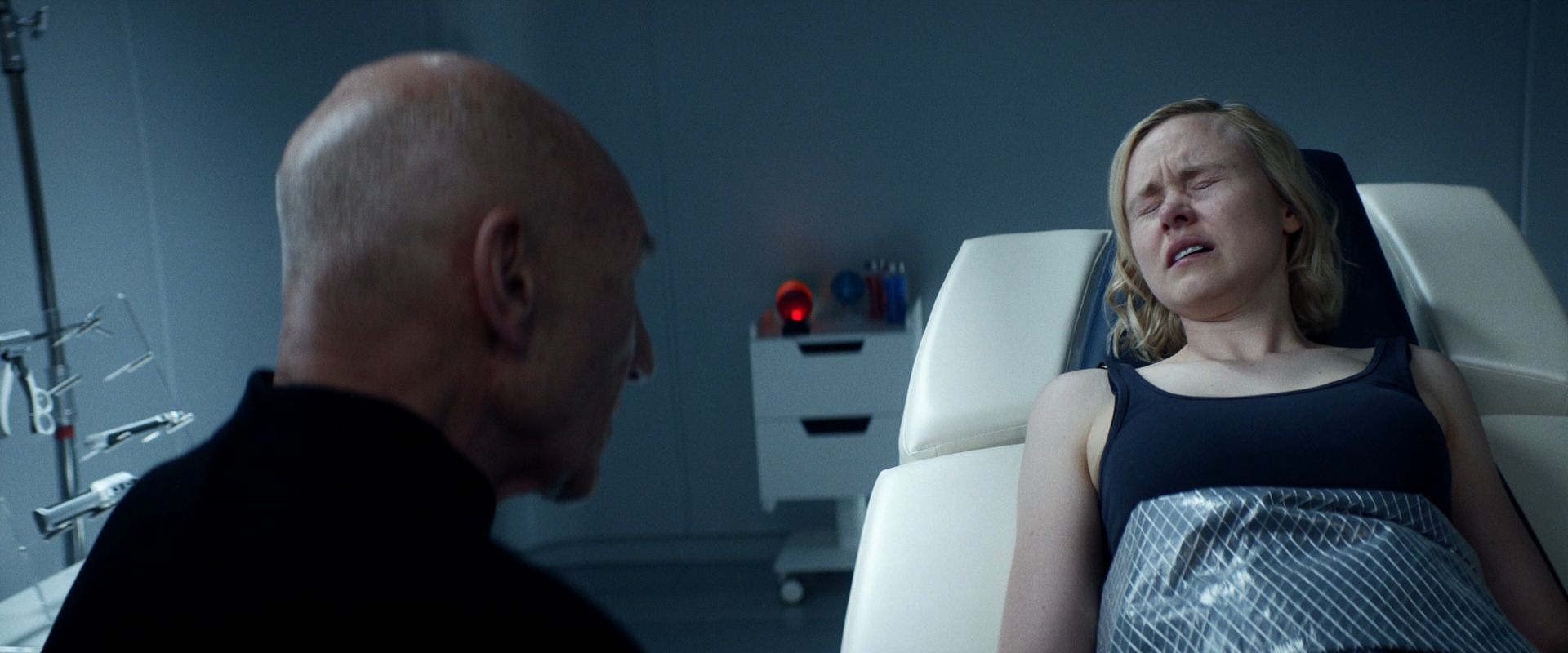 extant_StarTrek_PIC_1x08-BrokenPieces_03696.jpg