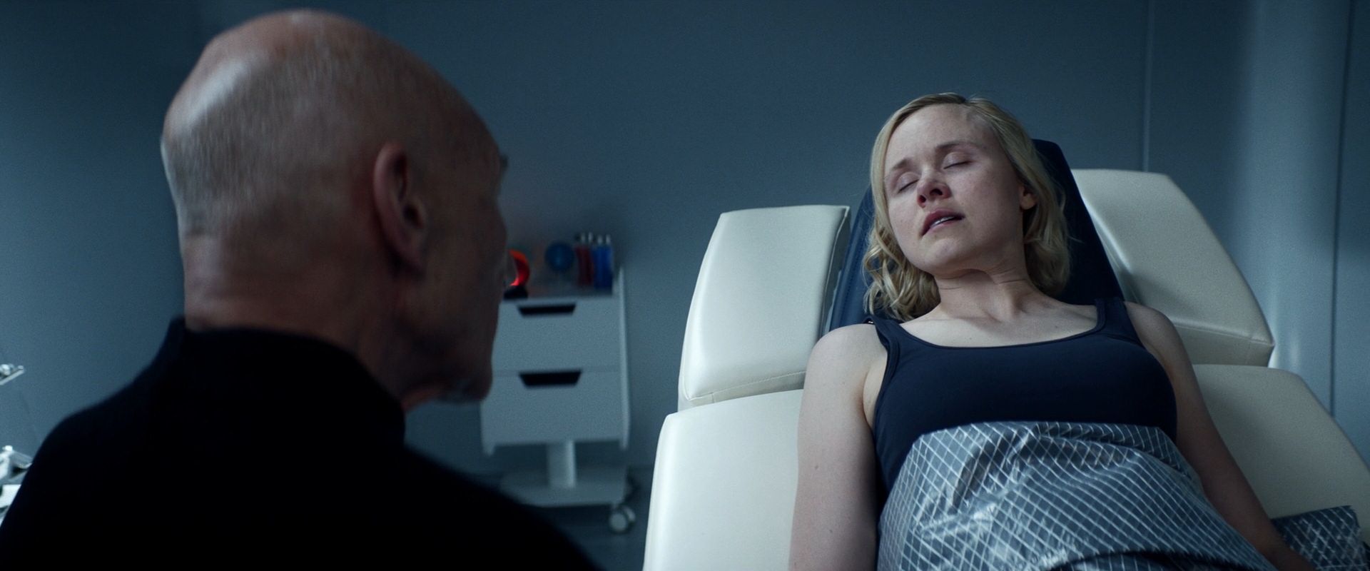 extant_StarTrek_PIC_1x08-BrokenPieces_03710.jpg