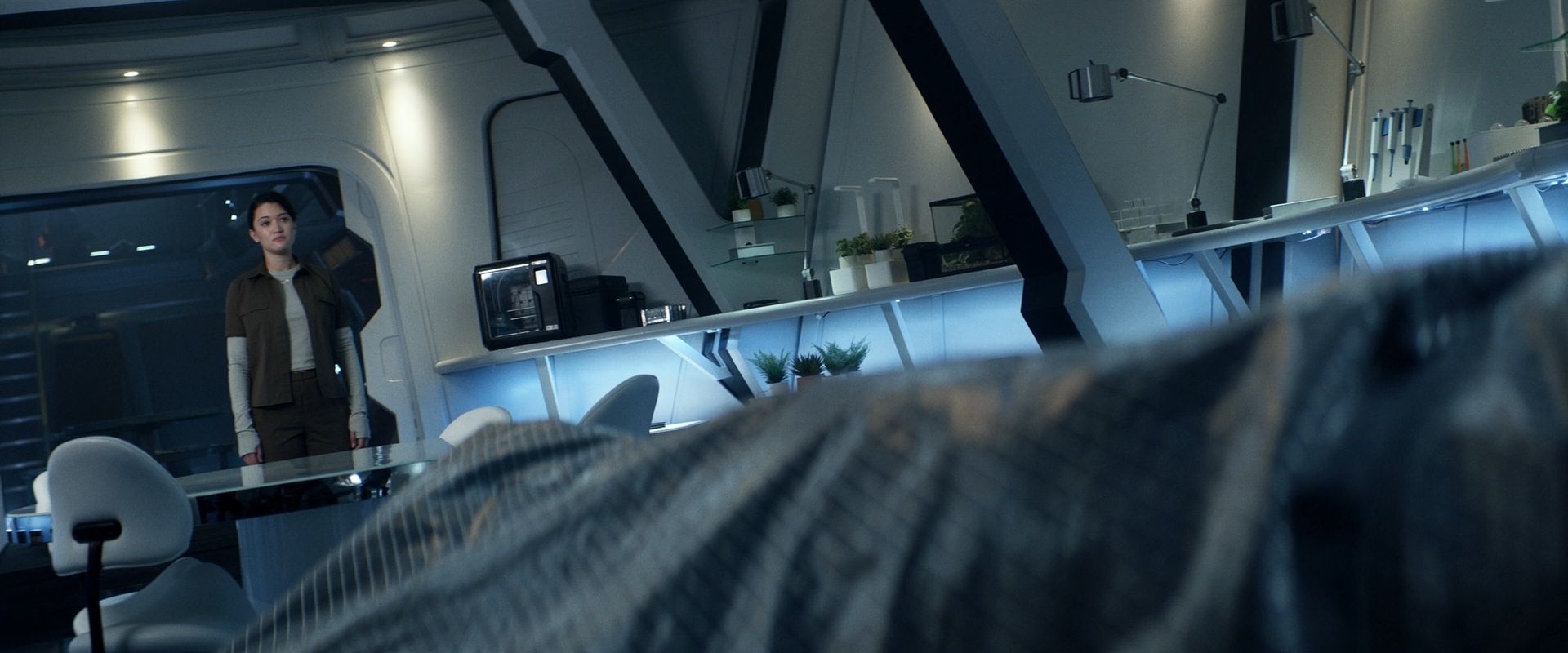 extant_StarTrek_PIC_1x08-BrokenPieces_03770.jpg