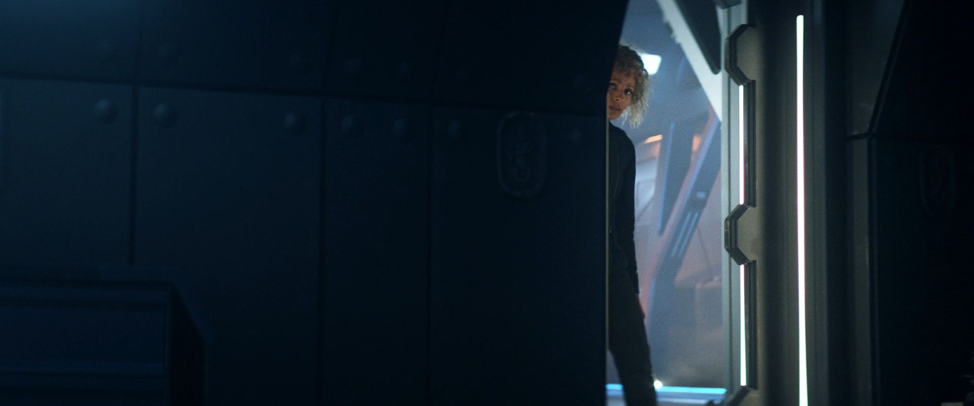 extant_StarTrek_PIC_1x08-BrokenPieces_03802.jpg