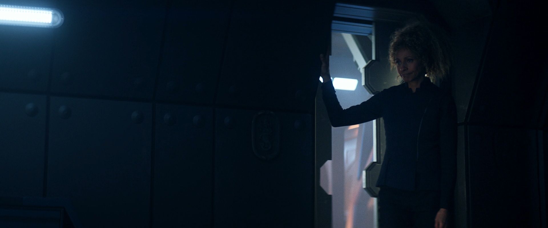 extant_StarTrek_PIC_1x08-BrokenPieces_03808.jpg