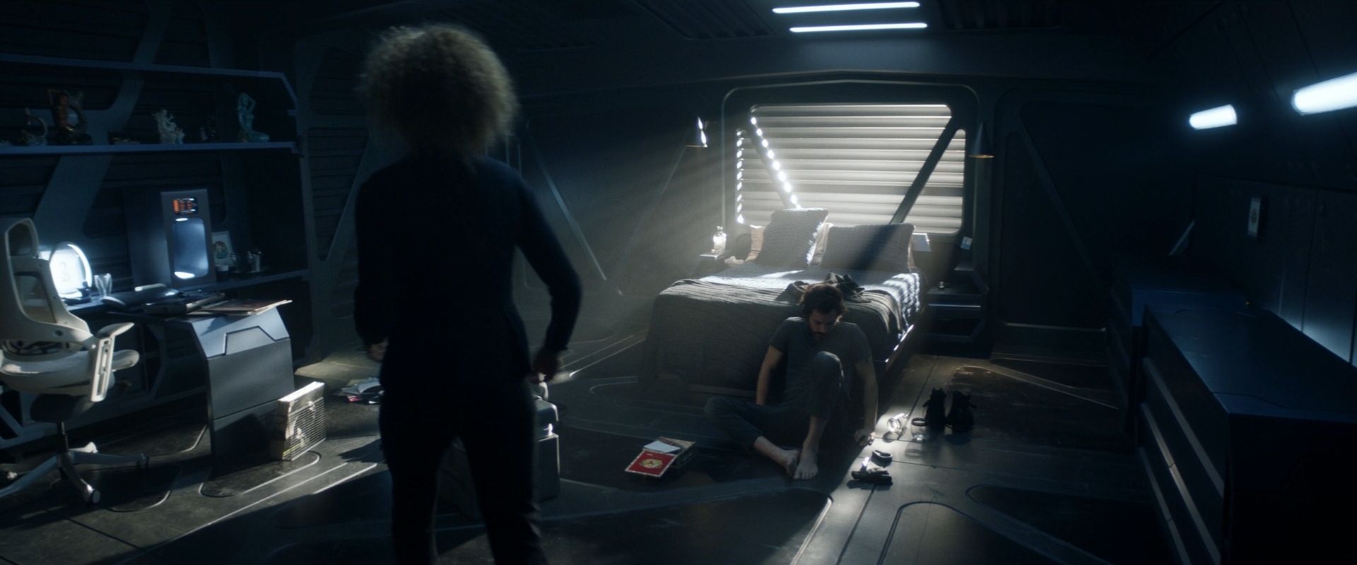 extant_StarTrek_PIC_1x08-BrokenPieces_03816.jpg