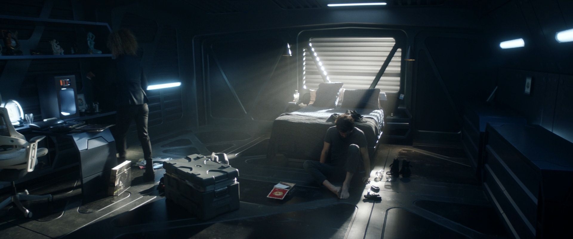 extant_StarTrek_PIC_1x08-BrokenPieces_03820.jpg