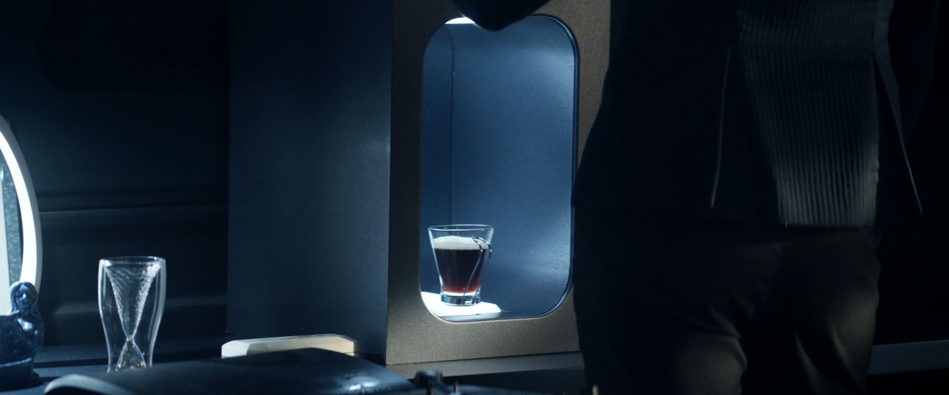 extant_StarTrek_PIC_1x08-BrokenPieces_03827.jpg
