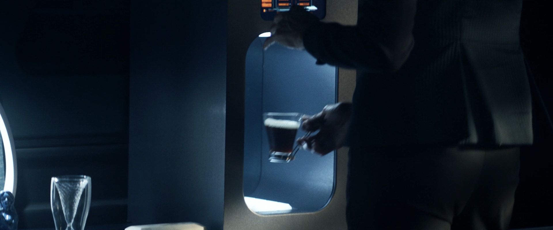 extant_StarTrek_PIC_1x08-BrokenPieces_03830.jpg