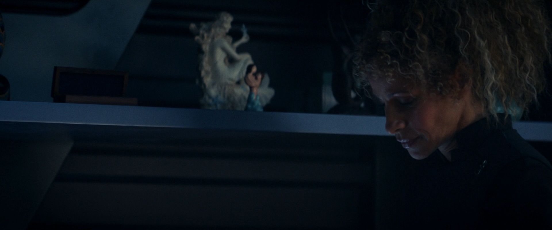 extant_StarTrek_PIC_1x08-BrokenPieces_03838.jpg