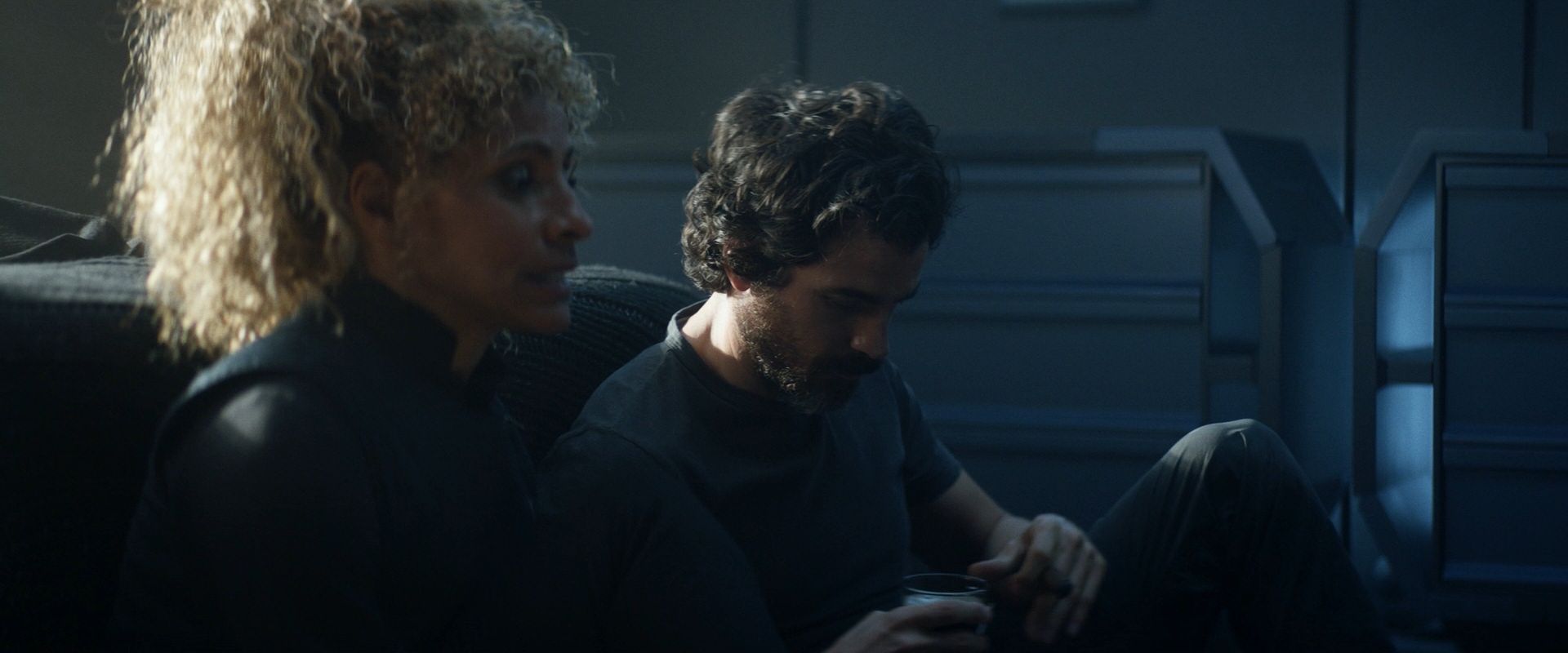 extant_StarTrek_PIC_1x08-BrokenPieces_03870.jpg