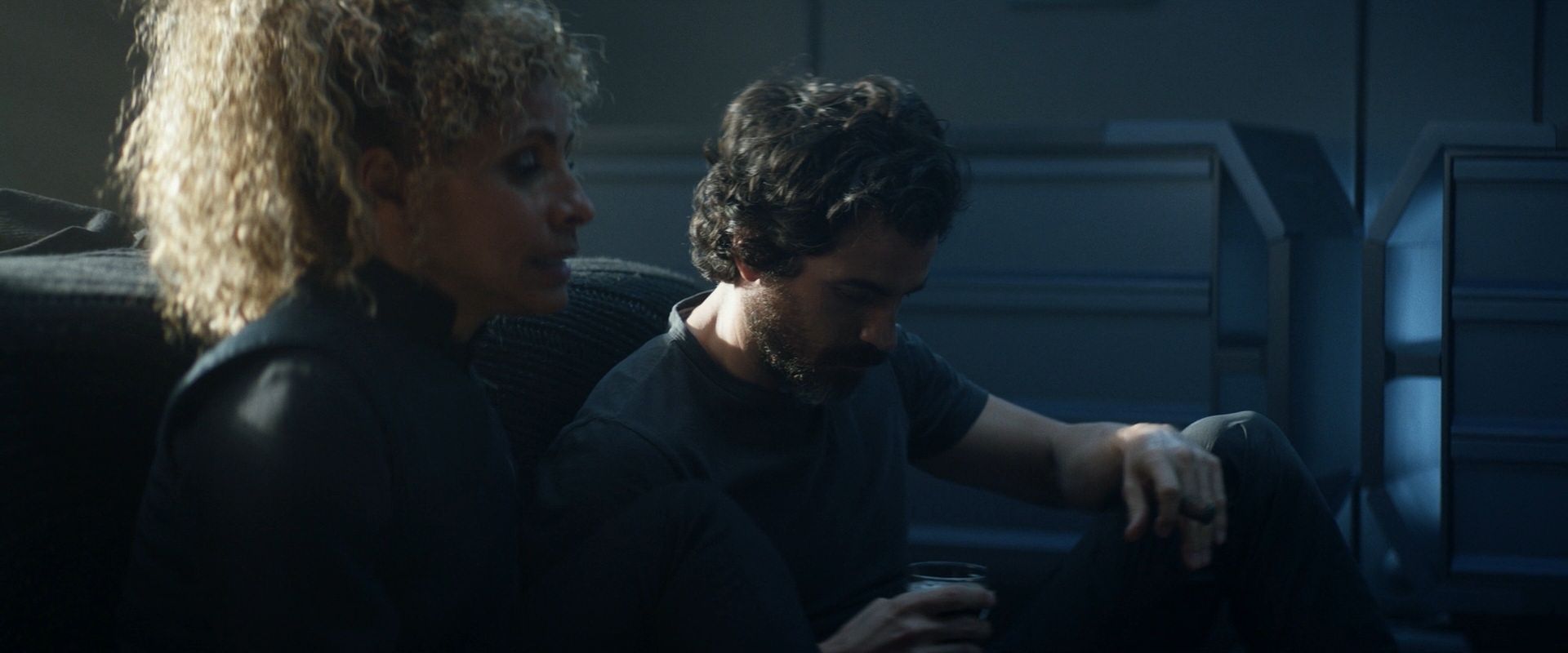 extant_StarTrek_PIC_1x08-BrokenPieces_03871.jpg