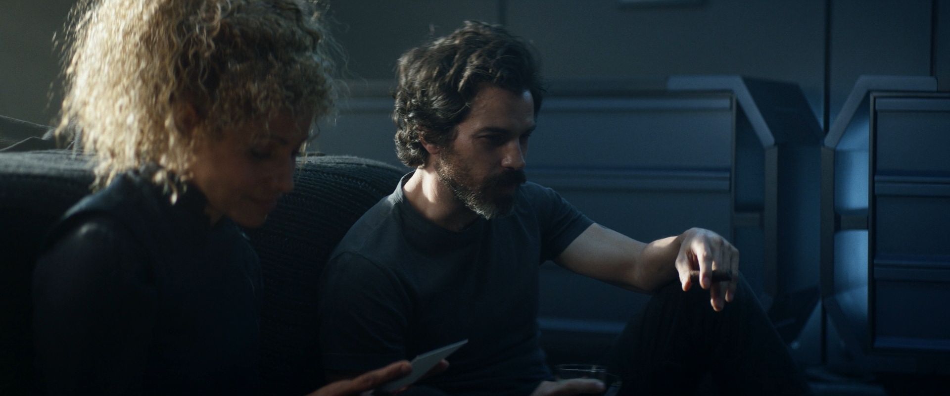 extant_StarTrek_PIC_1x08-BrokenPieces_03917.jpg