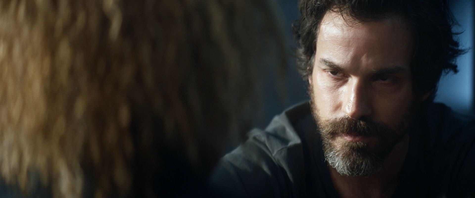 extant_StarTrek_PIC_1x08-BrokenPieces_04188.jpg