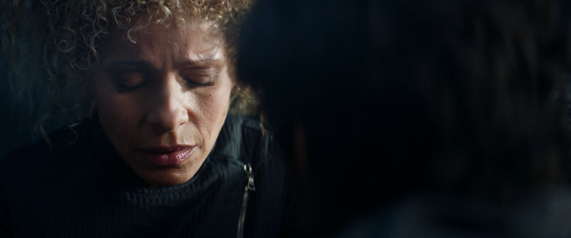 extant_StarTrek_PIC_1x08-BrokenPieces_04217.jpg