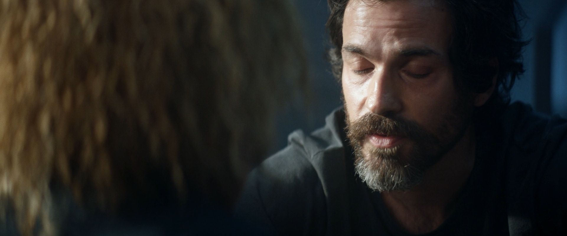 extant_StarTrek_PIC_1x08-BrokenPieces_04243.jpg