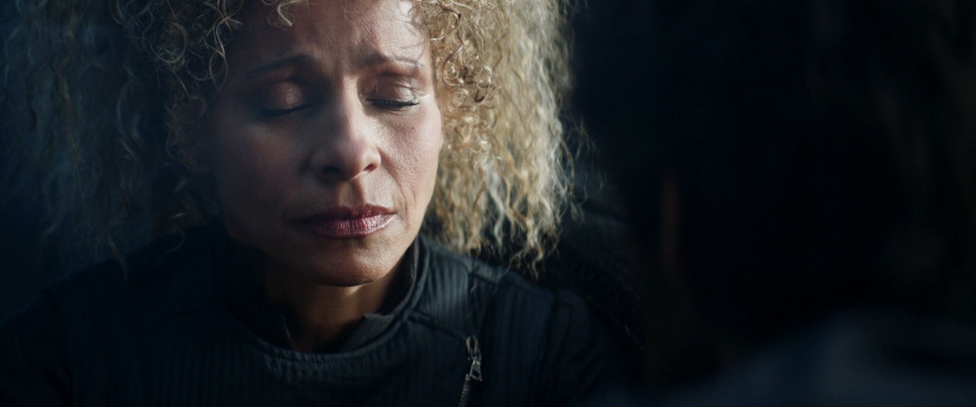 extant_StarTrek_PIC_1x08-BrokenPieces_04249.jpg