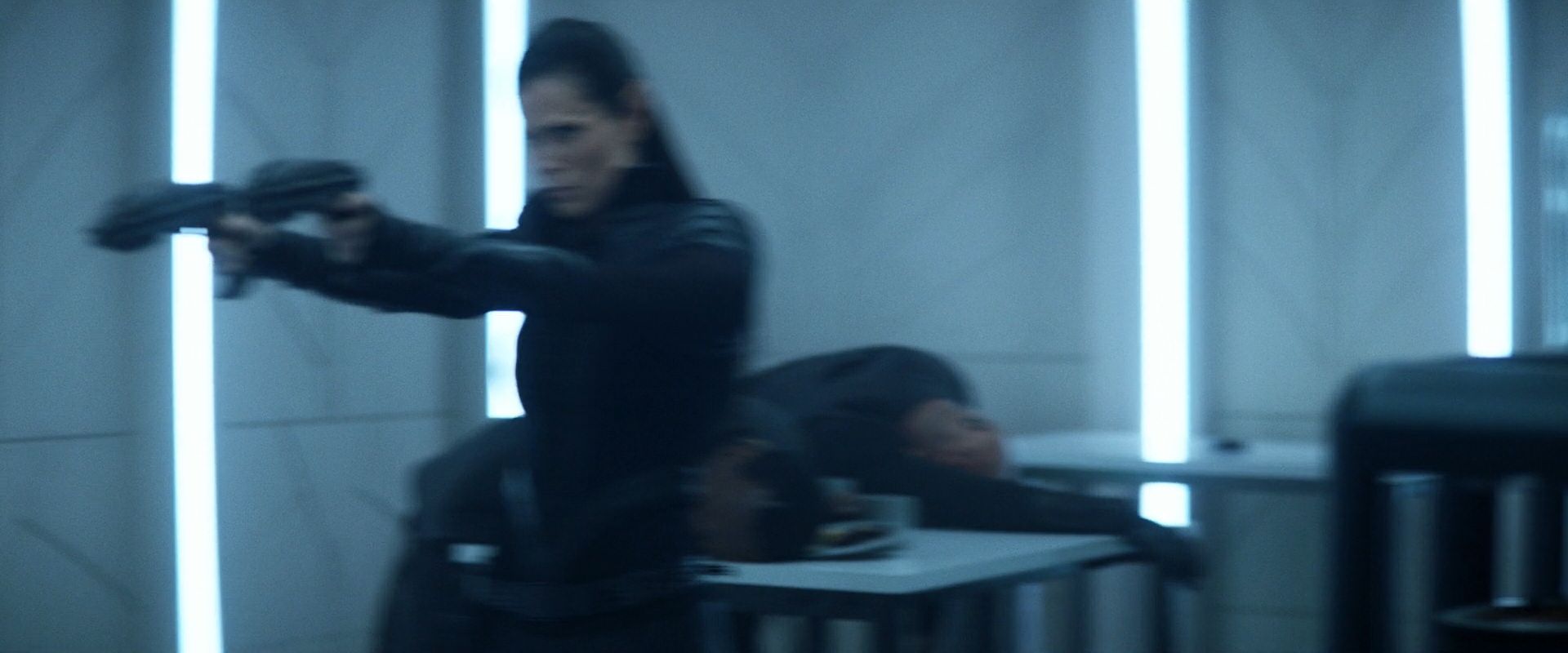 extant_StarTrek_PIC_1x08-BrokenPieces_04436.jpg