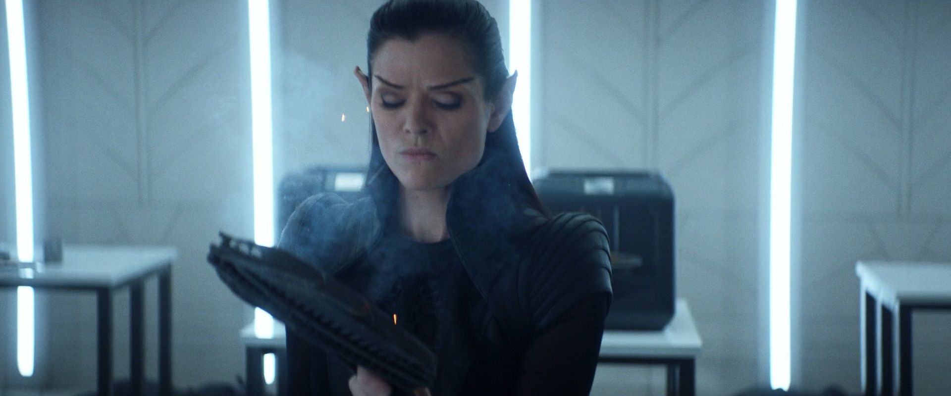 extant_StarTrek_PIC_1x08-BrokenPieces_04451.jpg