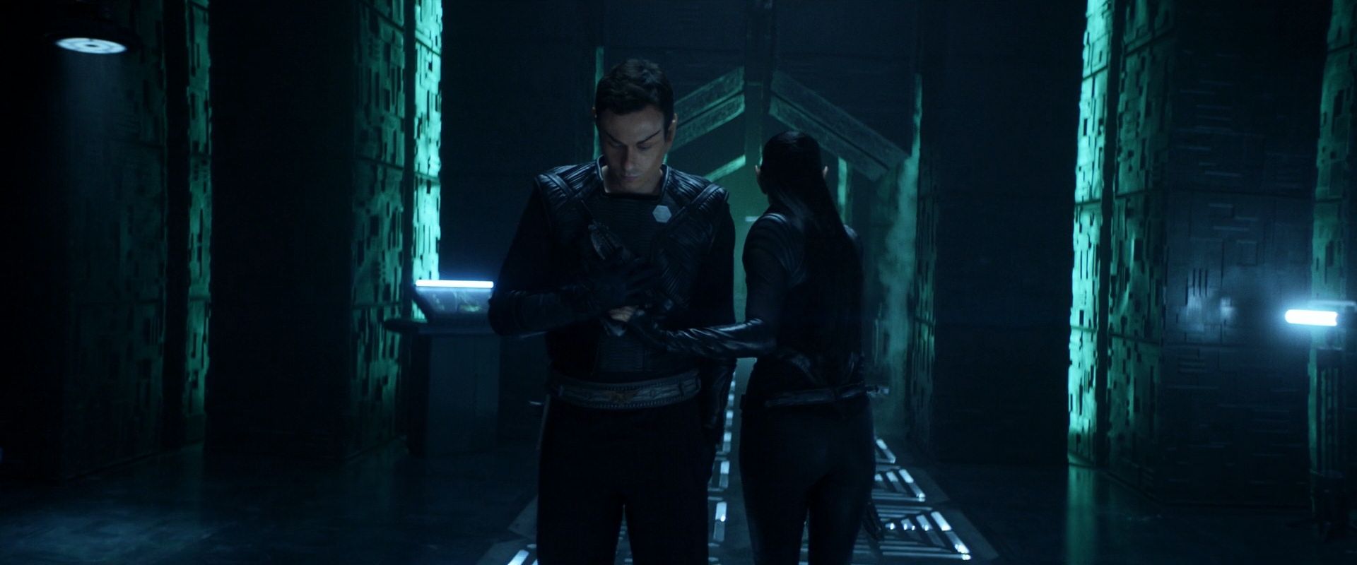 extant_StarTrek_PIC_1x08-BrokenPieces_04458.jpg