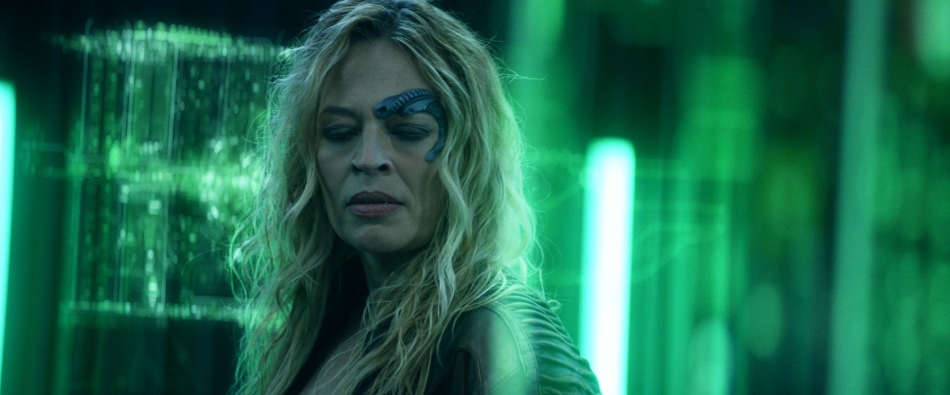 extant_StarTrek_PIC_1x08-BrokenPieces_04475.jpg