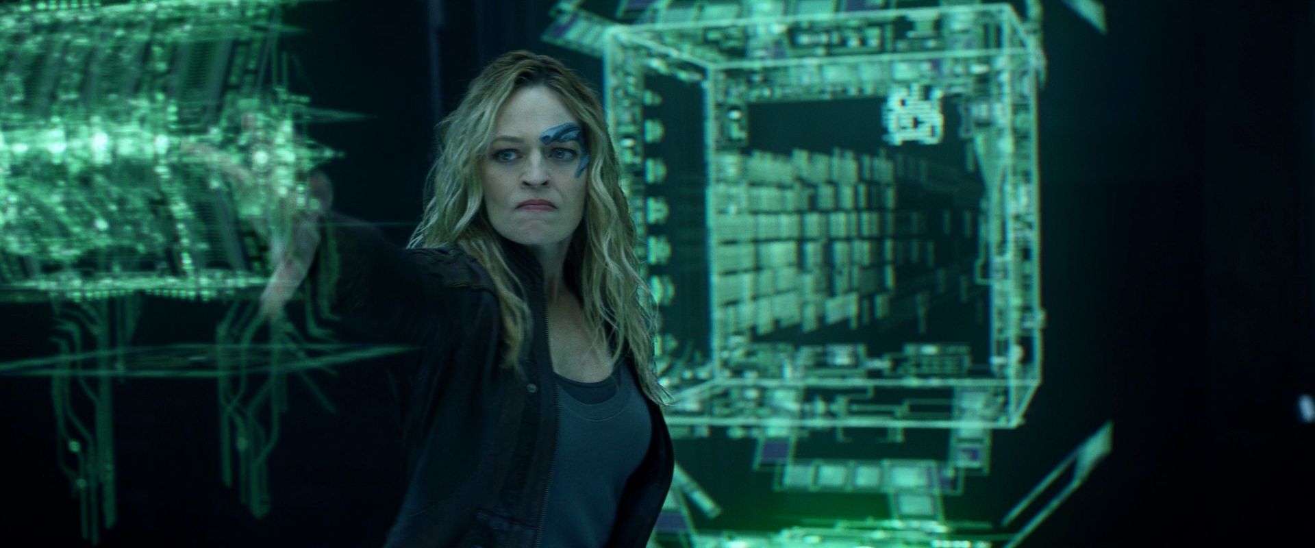 extant_StarTrek_PIC_1x08-BrokenPieces_04479.jpg
