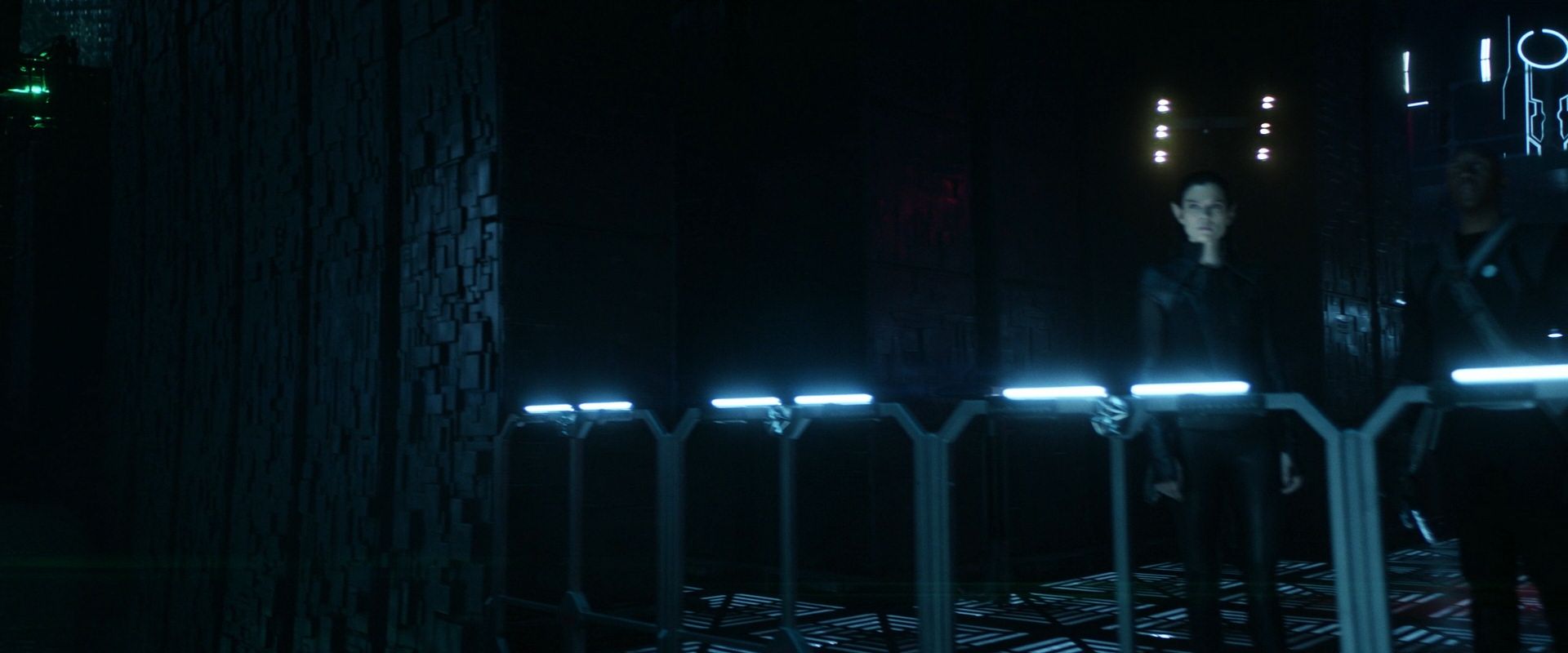 extant_StarTrek_PIC_1x08-BrokenPieces_04496.jpg