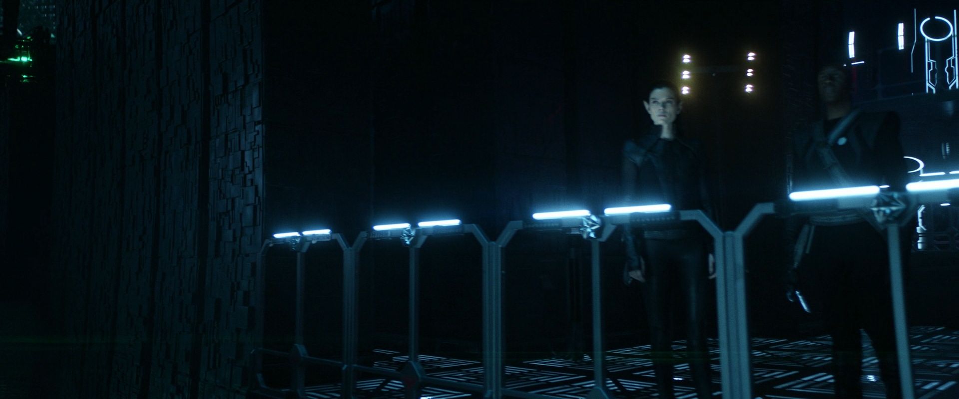 extant_StarTrek_PIC_1x08-BrokenPieces_04497.jpg