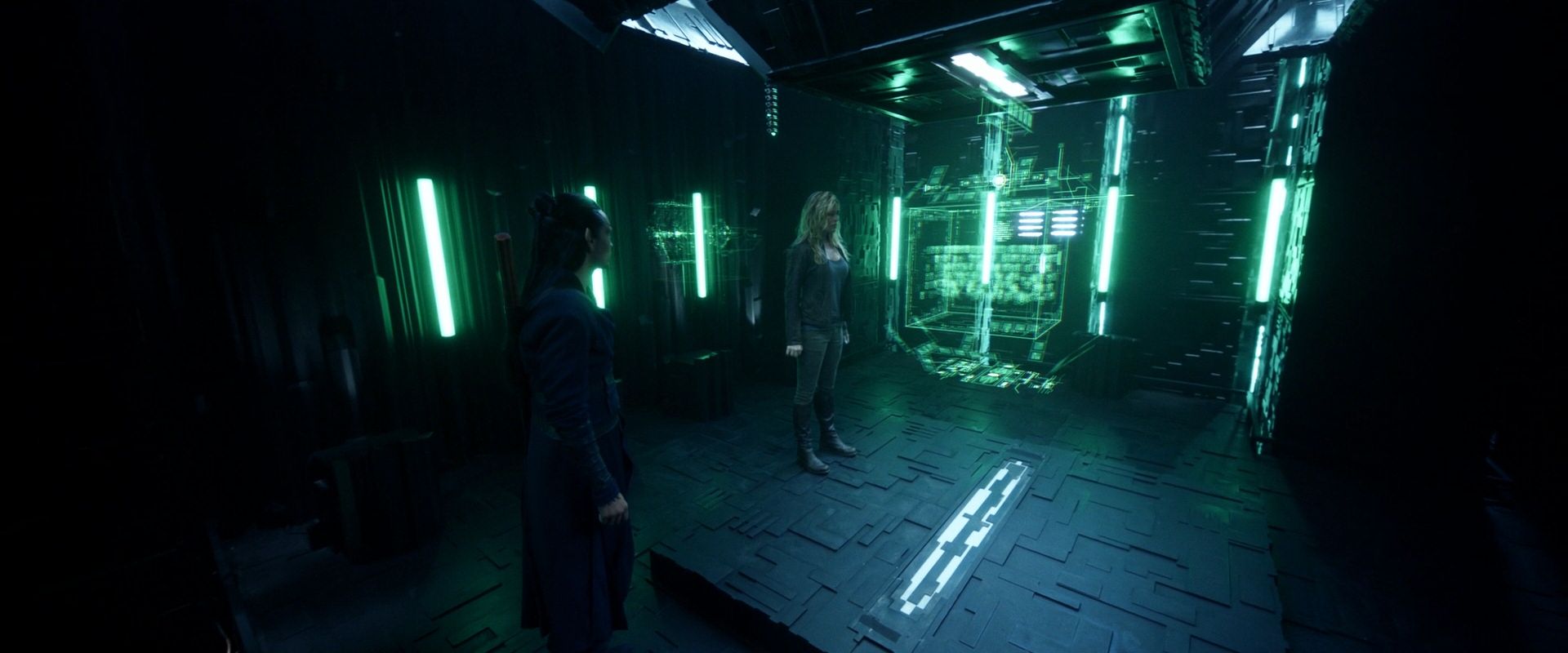 extant_StarTrek_PIC_1x08-BrokenPieces_04525.jpg