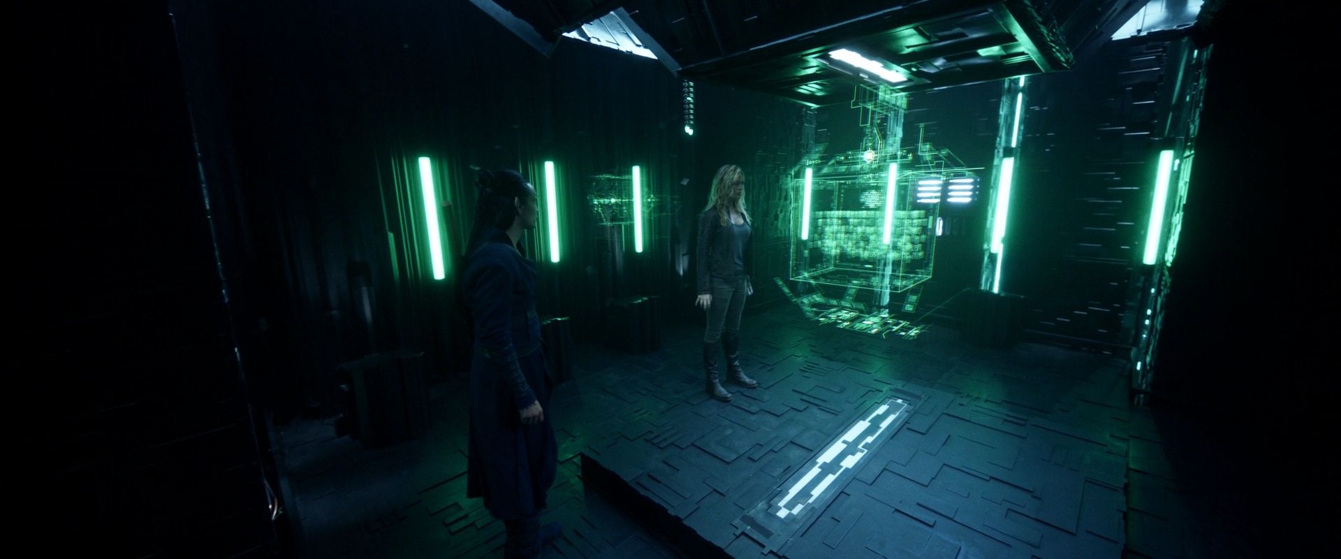 extant_StarTrek_PIC_1x08-BrokenPieces_04526.jpg