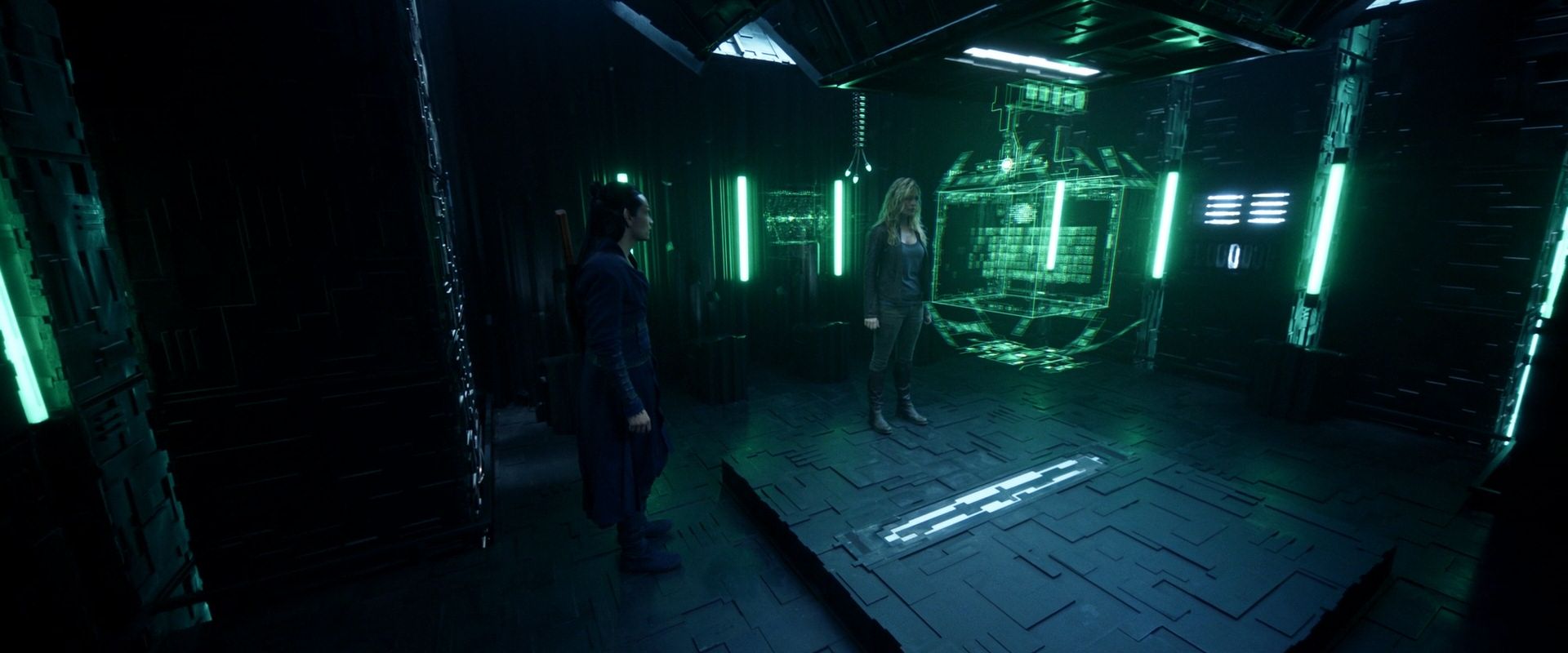 extant_StarTrek_PIC_1x08-BrokenPieces_04530.jpg